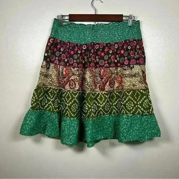 Women's Vintage Y2K Tiered Skirt - Picture 2 of 4